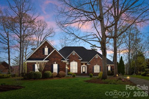 433 Gregan Ct, Matthews, NC, 28104-7000 | Card Image