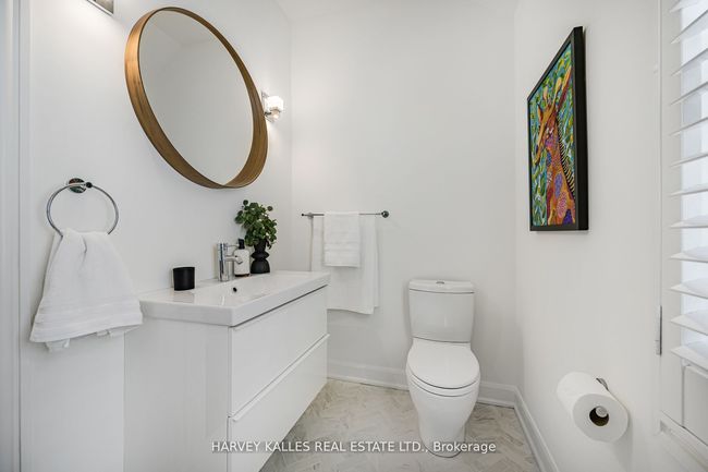 418 Ontario St, House attached with 3 bedrooms, 2 bathrooms and null parking in Toronto ON | Image 36