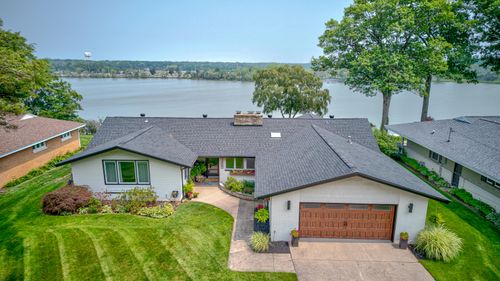 3920 Highgate Rd, Norton Shores, MI, 49441-5022 | Card Image