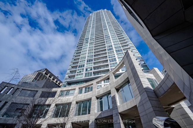 706 - 2191 Yonge St, Condo with 1 bedrooms, 1 bathrooms and null parking in Toronto ON | Image 1