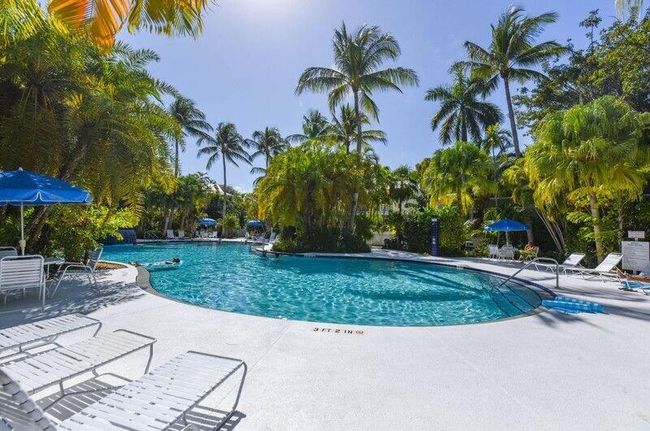 Large Pool | Image 33