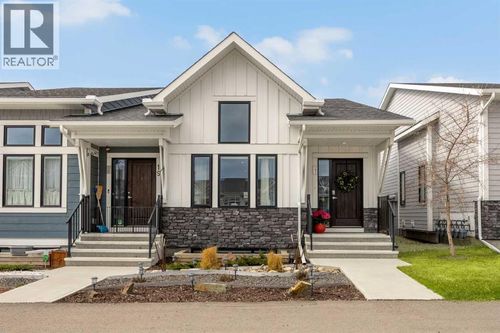 21 D'Arcy Boulevard, Okotoks, AB, T1S5S6 | Card Image