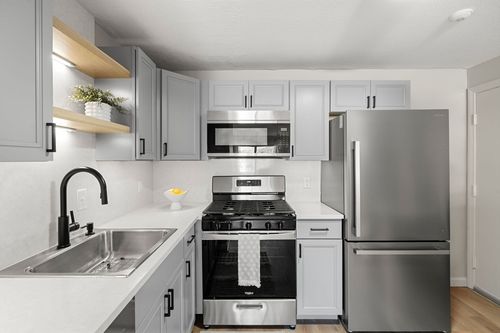 apt-25-1 Brown Ave, Amesbury, MA, 01913-1155 | Card Image