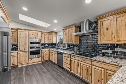 4229 Se Tillamook Loop, Prineville, OR, 97754-8879 | Card Image