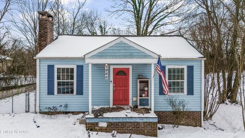 966 Poplar St, Alcoa, TN, 37701-3045 | Card Image