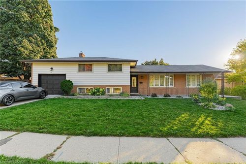 lower-19 Elm Ridge Dr, Kitchener, ON, N2N1G4 | Card Image