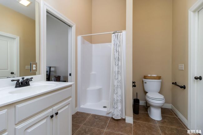 5506 Baraboo Court, Home with 2 bedrooms, 2 bathrooms and null parking in Davenport IA | Image 25