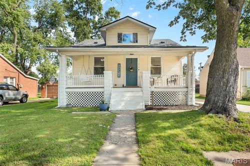 215 4th Ave, Edwardsville, IL, 62025-2565 | Card Image