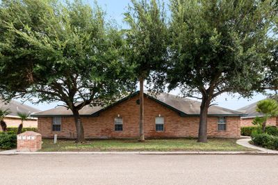 2 - 2305 Kimberly Lane, Home with 2 bedrooms, 2 bathrooms and 2 parking in Edinburg TX | Image 1