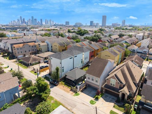 4415 Marina St, Houston, TX, 77007-2320 | Card Image