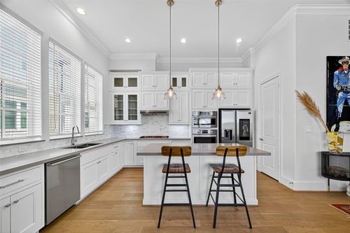 6240 Kansas St, Houston, TX, 77007-1040 | Card Image