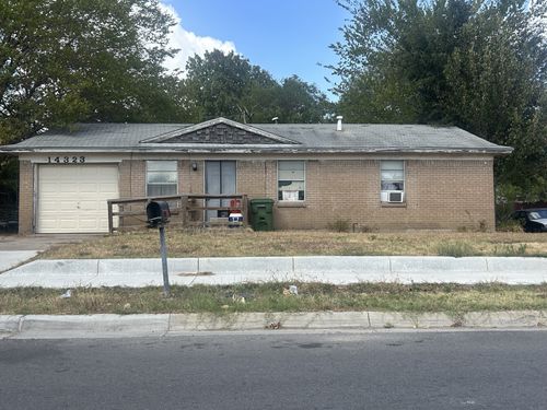 14323 Horseshoe Trl, Balch Springs, TX, 75180-4159 | Card Image