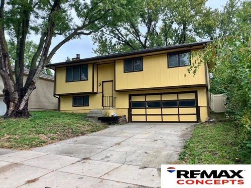 186 Oregon Trail, Lincoln, NE, 68521 | Card Image