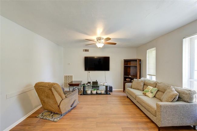 12207 Level Run St, House other with 5 bedrooms, 2 bathrooms and 2 parking in Meadows Place TX | Image 5
