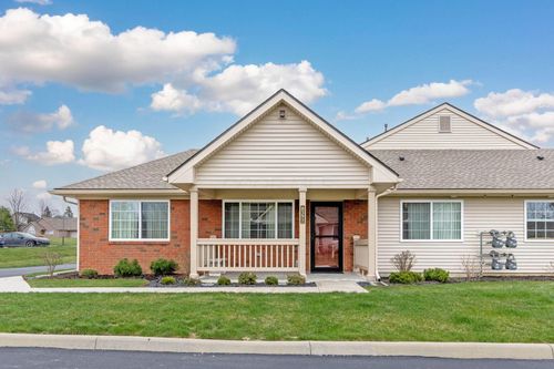 8392 Taylor Chase Dr, Reynoldsburg, OH, 43068-3704 | Card Image