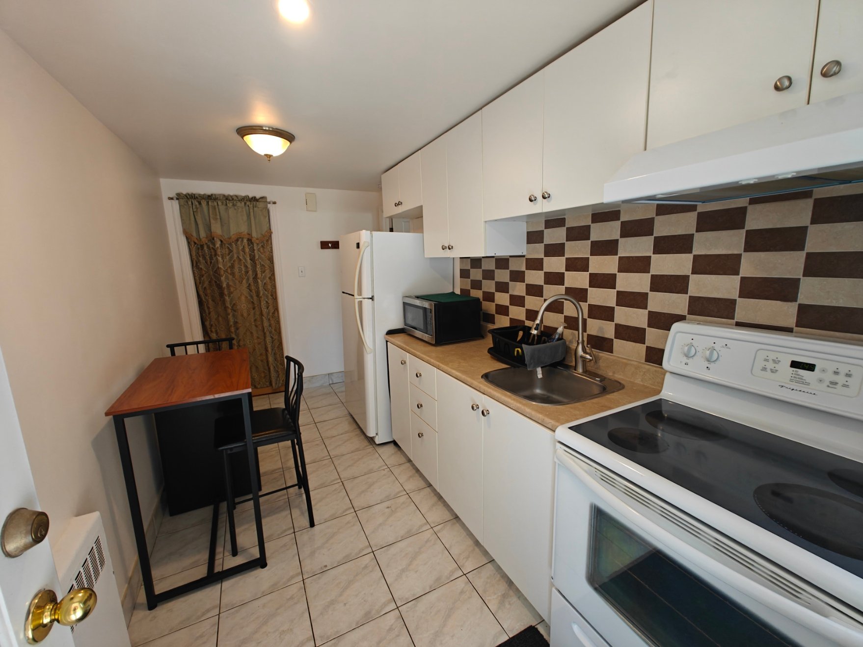 Residential Lease in Montréal (Côte-des-Neiges/Notre-Dame-de-Grâce) 2