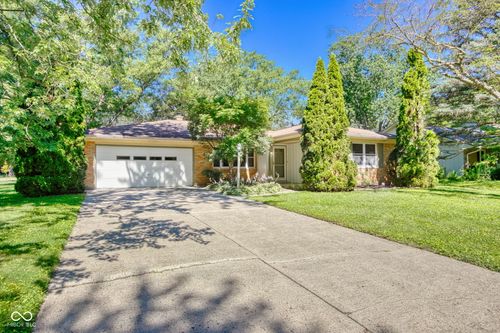 8230 Shadow Cir, Indianapolis, IN, 46260-2761 | Card Image