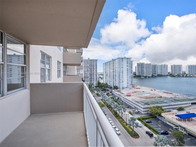 APT-1414 - 250 174 Th St, Condo with 1 bedrooms, 2 bathrooms and null parking in Sunny Isles Beach FL | Image 5