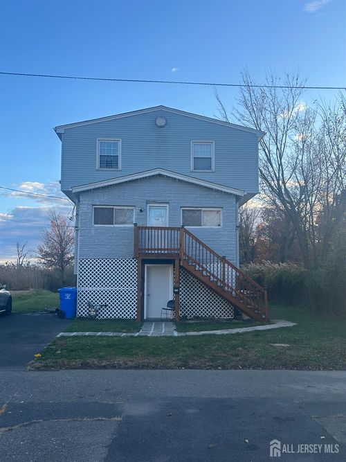 140 Robert St, Sewaren, NJ, 07077-1341 | Card Image