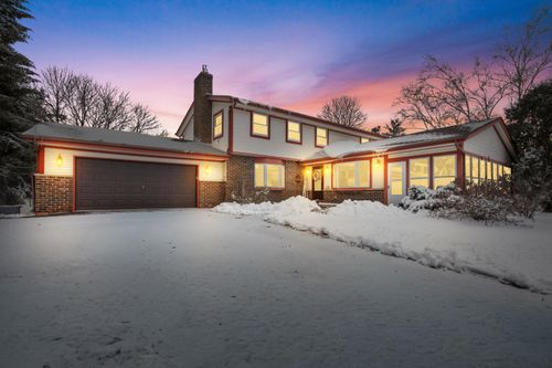 4292 Pleasant Hollow Rd, Jackson, WI, 53037-9662 | Card Image