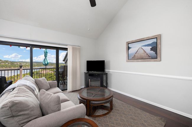 living room | Image 11