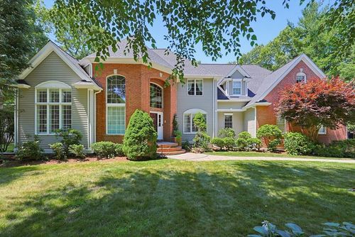 64 Deerview Way, Franklin, MA, 02038-4122 | Card Image