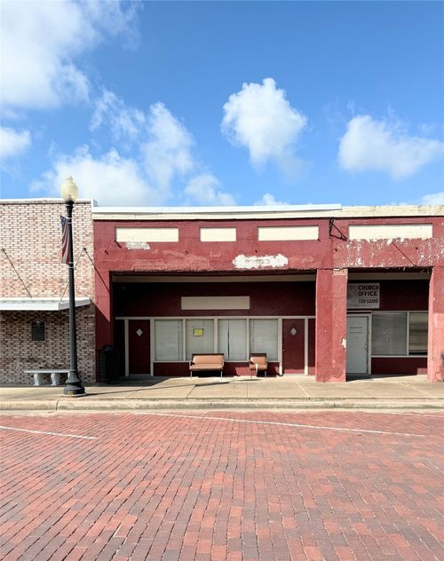 312 W Navasota St, Groesbeck, TX, 76642-1714 | Card Image
