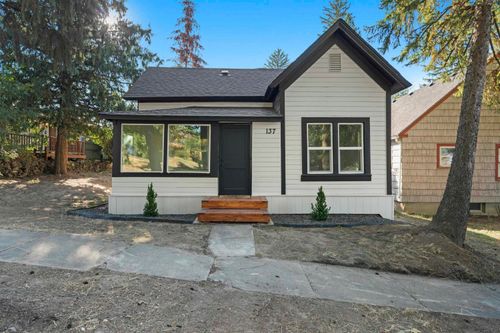 137 N Howard St, Tekoa, WA, 99033-5132 | Card Image