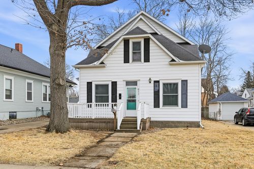 911 Franklin St, Pella, IA, 50219-1605 | Card Image