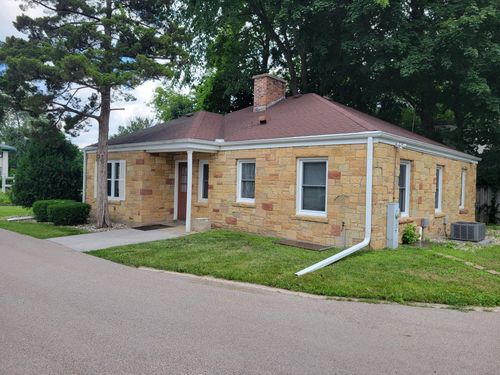 614 E Walworth Ave, Delavan, WI, 53115-1249 | Card Image