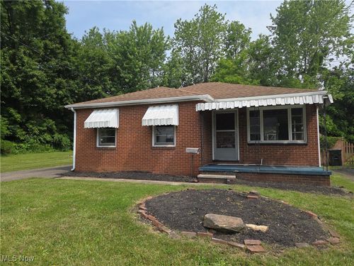 1321 Vermont Pl Ne, Canton, OH, 44714-2157 | Card Image