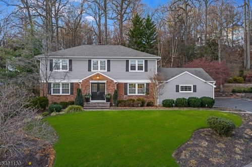 986 Chimney Ridge Dr, Springfield, NJ, 07081-3702 | Card Image