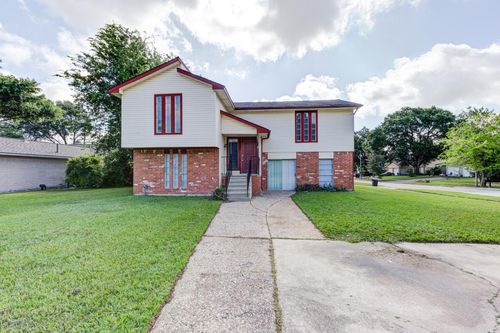 15902 Timber Valley Dr, Houston, TX, 77070-1631 | Card Image