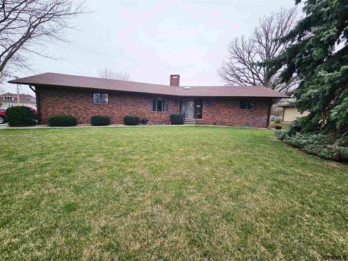 702 W Maple Street, Sutton, NE, 68979 | Card Image