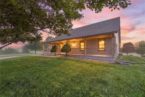 15220 Terra Pulchra Dr, Smithville, MO, 64089-9036 | Card Image