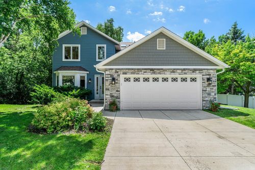 6515 Gray Fox Curv, Chanhassen, MN, 55317-9247 | Card Image