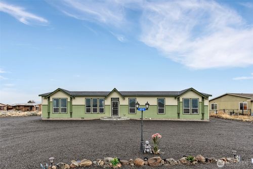 404 Airport Way Sw, Mattawa, WA, 99349-1950 | Card Image