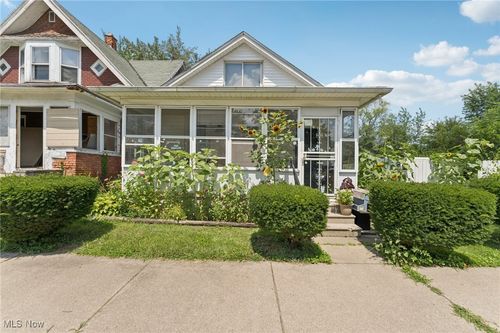 930 Orchard St, Toledo, OH, 43609-3216 | Card Image