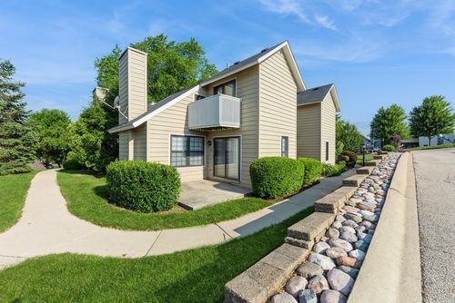 758 Sizer Rd, Gurnee, IL, 60031-3173 | Card Image