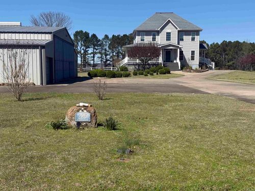 225 Stinson Dr, Clinton, AR, 72031-6687 | Card Image