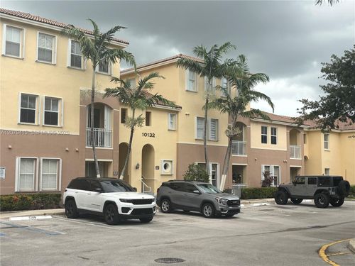 102-10132 Nw 7th St, Miami, FL, 33172-4086 | Card Image