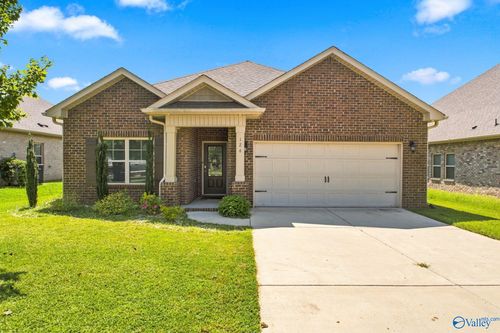 126 Shrewsberry Dr, New Market, AL, 35761-7765 | Card Image