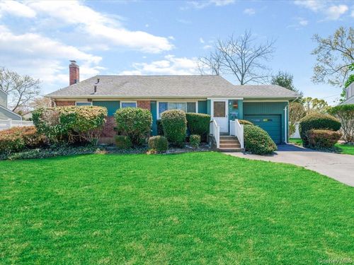 24 Jerold St, Plainview, NY, 11803-3737 | Card Image