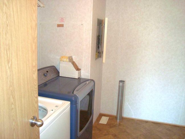 8 Trochu Avenue, House other with 3 bedrooms, 2 bathrooms and 3 parking in Trochu AB | Image 18