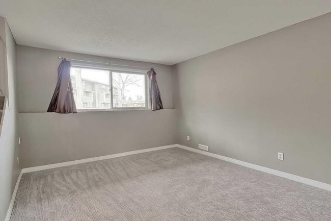 30 - 8112 36 Avenue Nw, Home with 3 bedrooms, 1 bathrooms and 1 parking in Calgary AB | Image 11