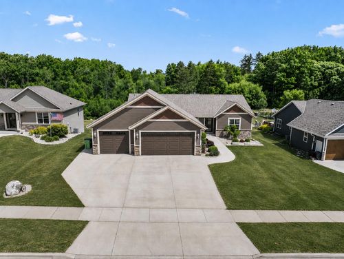 220 Silver Fox Dr N, Kewaskum, WI, 53040 | Card Image