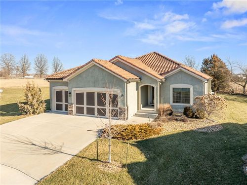 3901 Sw Odell Dr, Lees Summit, MO, 64082-7400 | Card Image