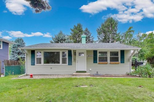 1633 Marlboro Cir, Carpentersville, IL, 60110-2405 | Card Image