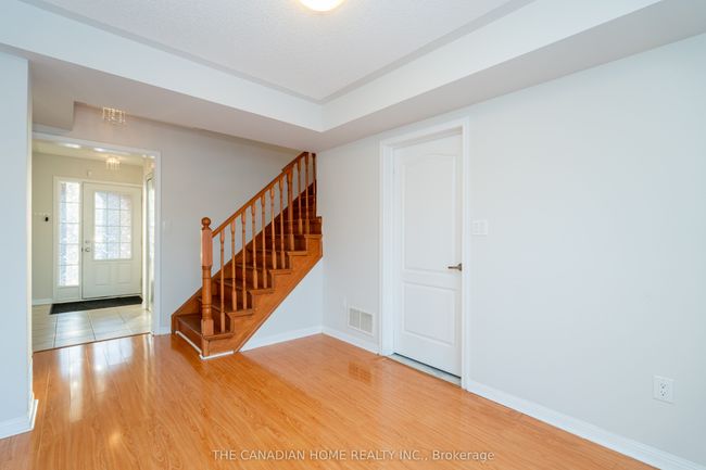 72 Colonel Frank Ching Cres, House attached with 4 bedrooms, 3 bathrooms and 2 parking in Brampton ON | Image 9