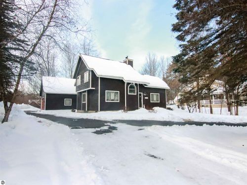 7984 Ontonagon Dr, Thompsonville, MI, 49683-9385 | Card Image